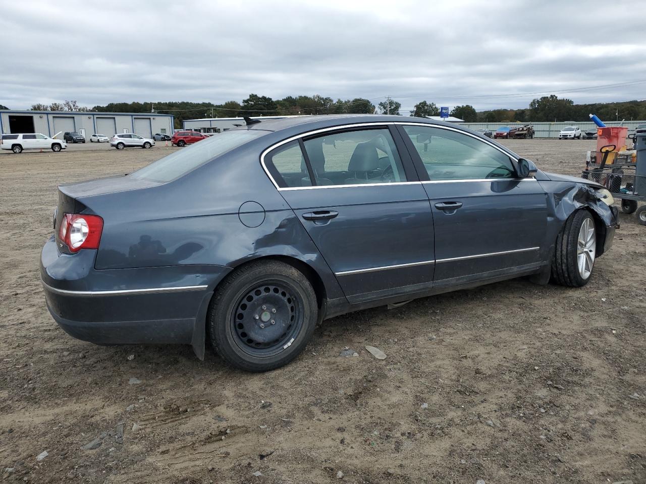 VOLKSWAGEN PASSAT KOMFORT