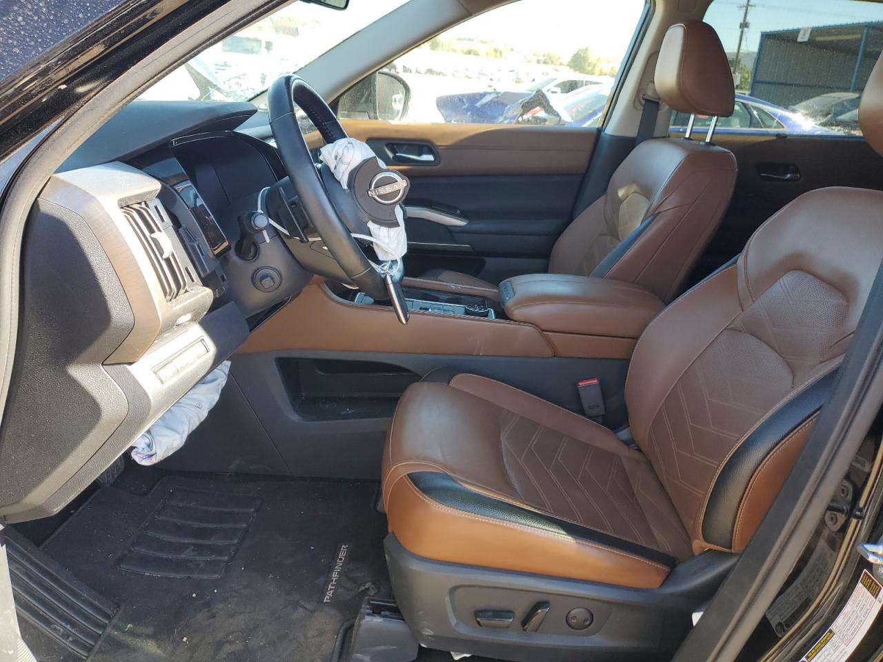 NISSAN PATHFINDER PLATINUM