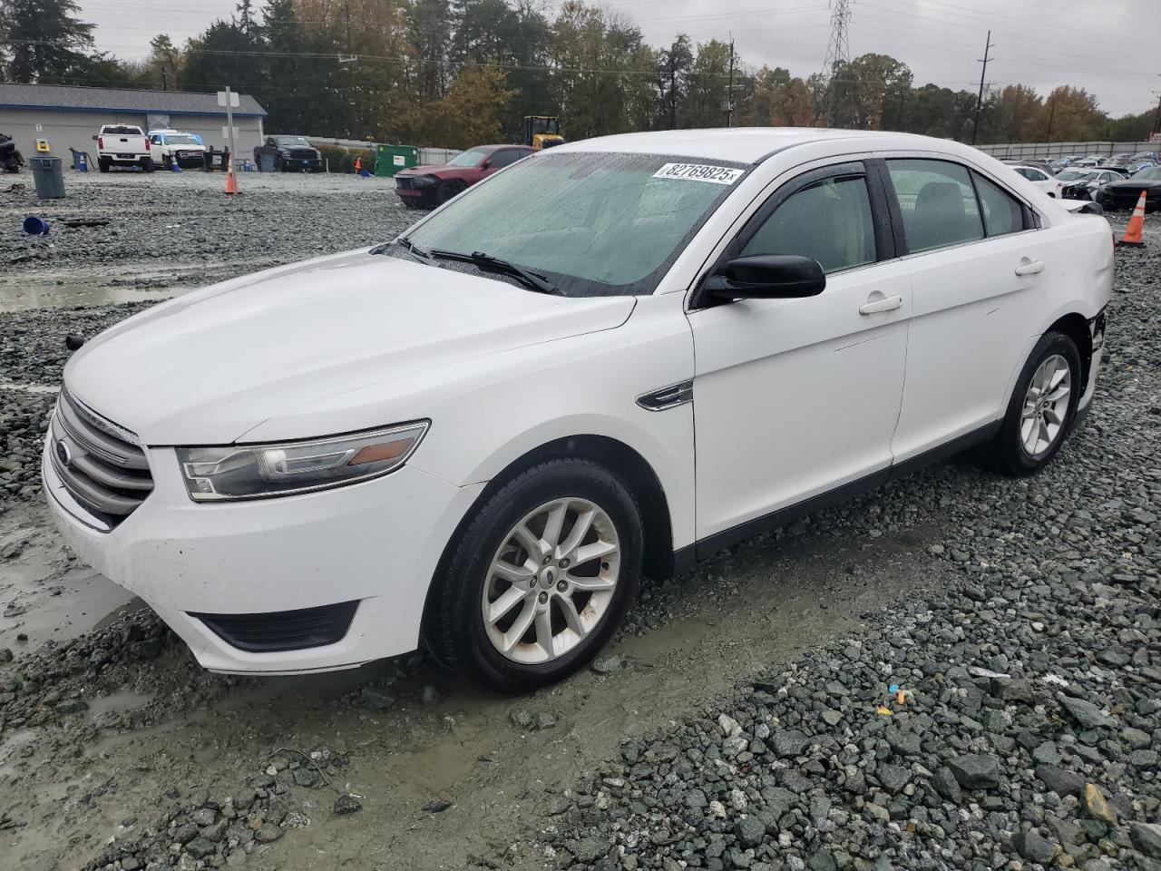 FORD TAURUS SE