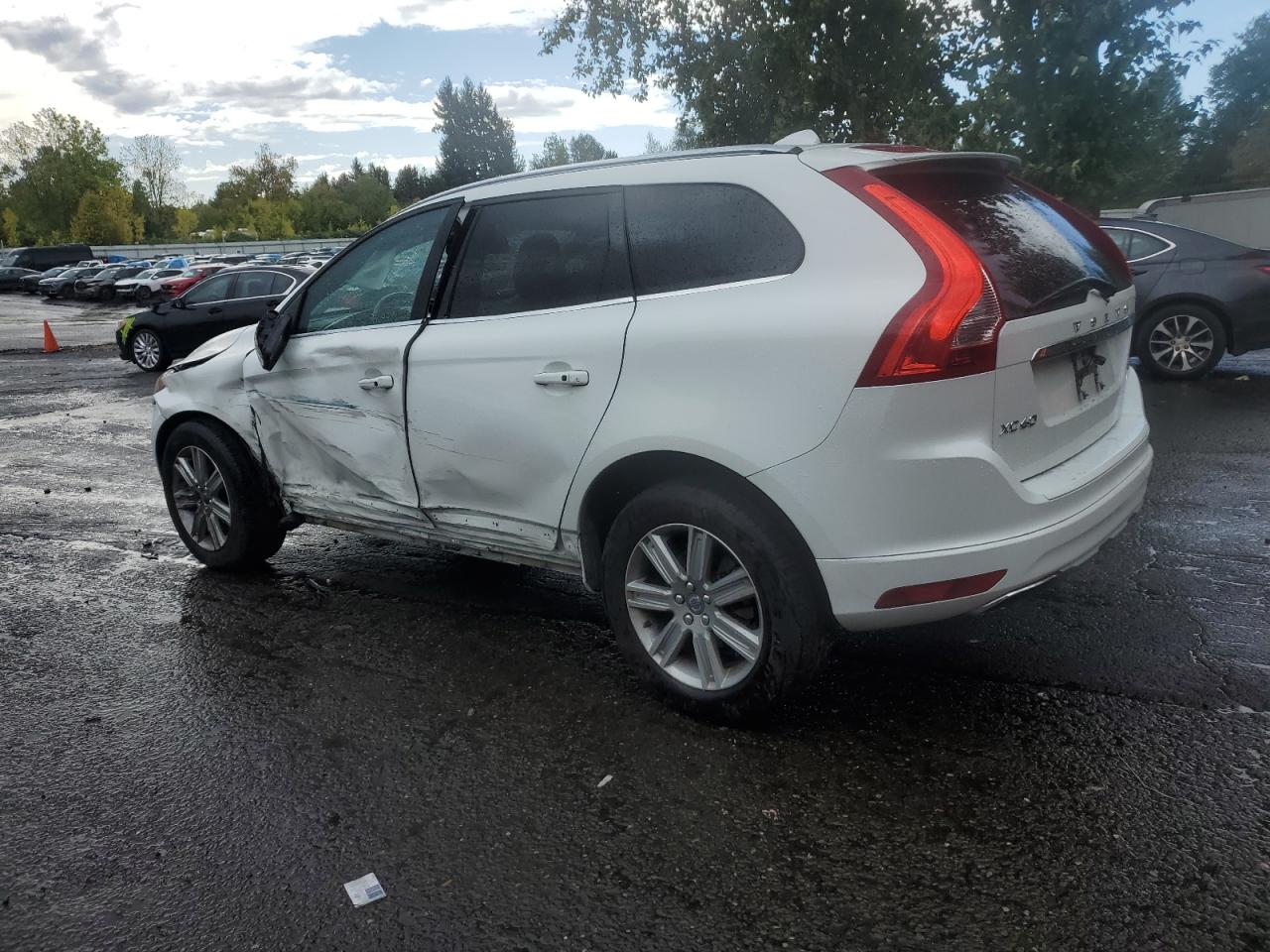 VOLVO XC60 T5 PREMIER