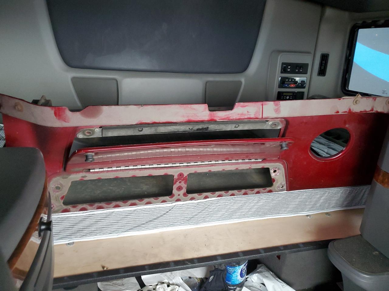 Lot #3308218231 2019 INTERNATIONAL LT625