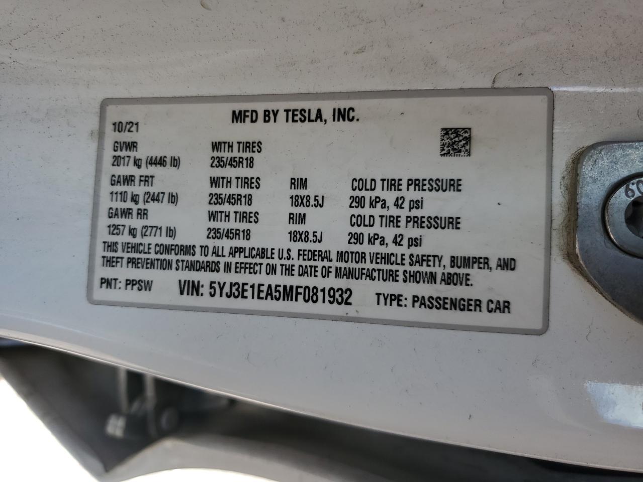 TESLA MODEL 3