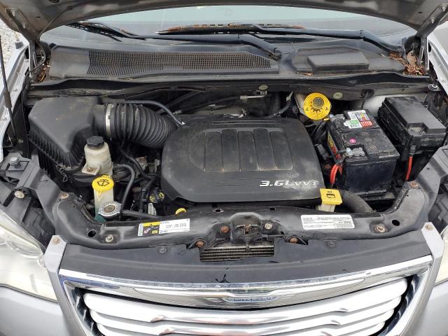 2016 CHRYSLER TOWN & COU #3303969690