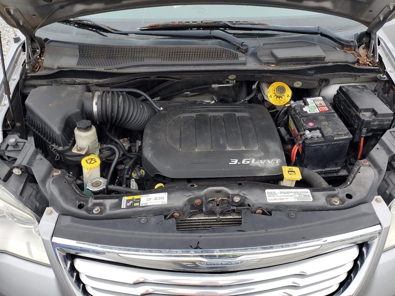 CHRYSLER TOWN & COUNTRY TOURING L