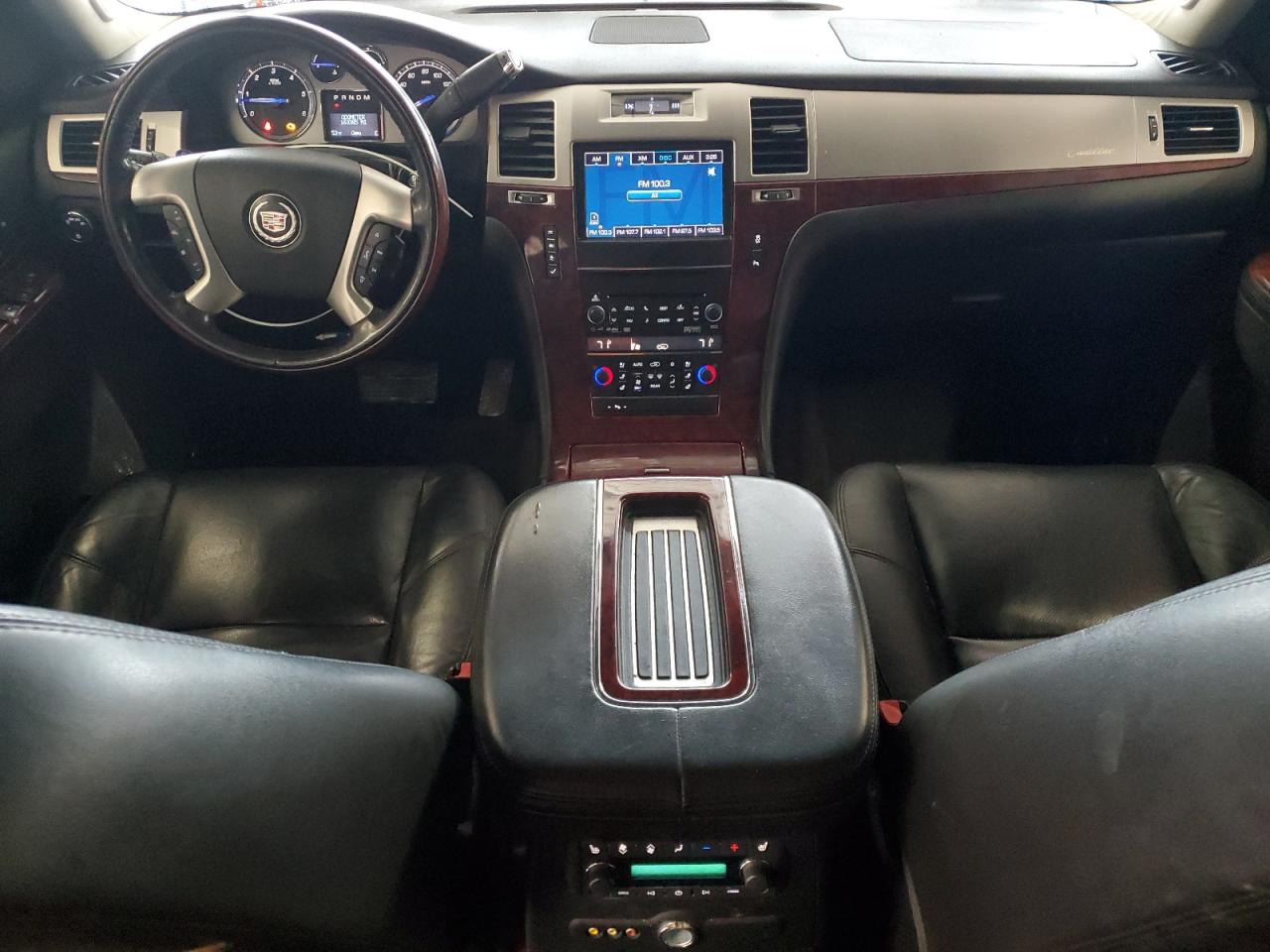 CADILLAC ESCALADE LUXURY