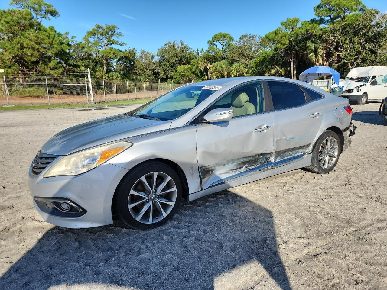 Lot #3302843891 2016 HYUNDAI AZERA