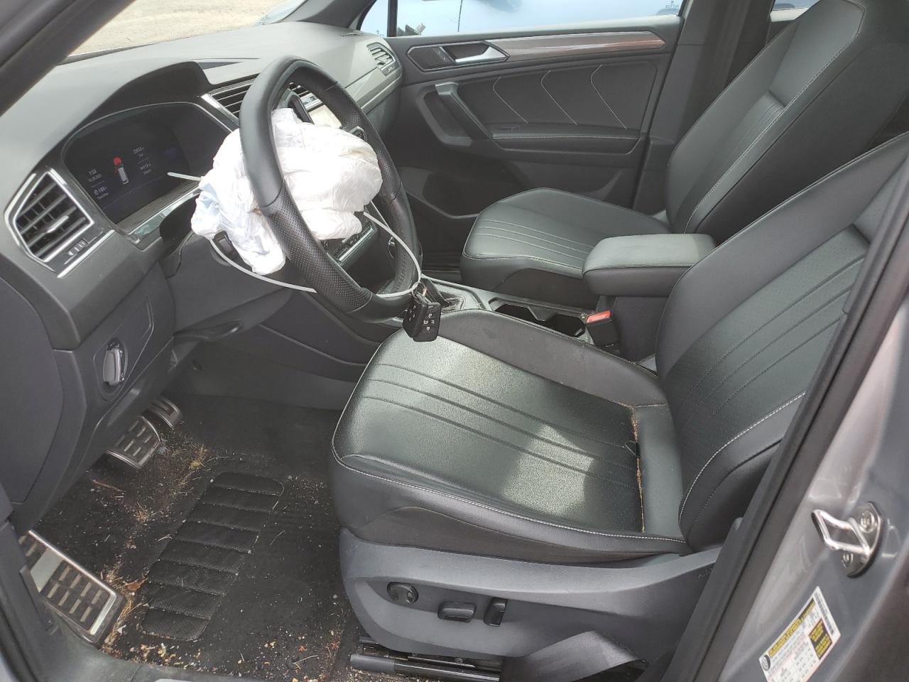 VOLKSWAGEN TIGUAN SE R-LINE BLACK