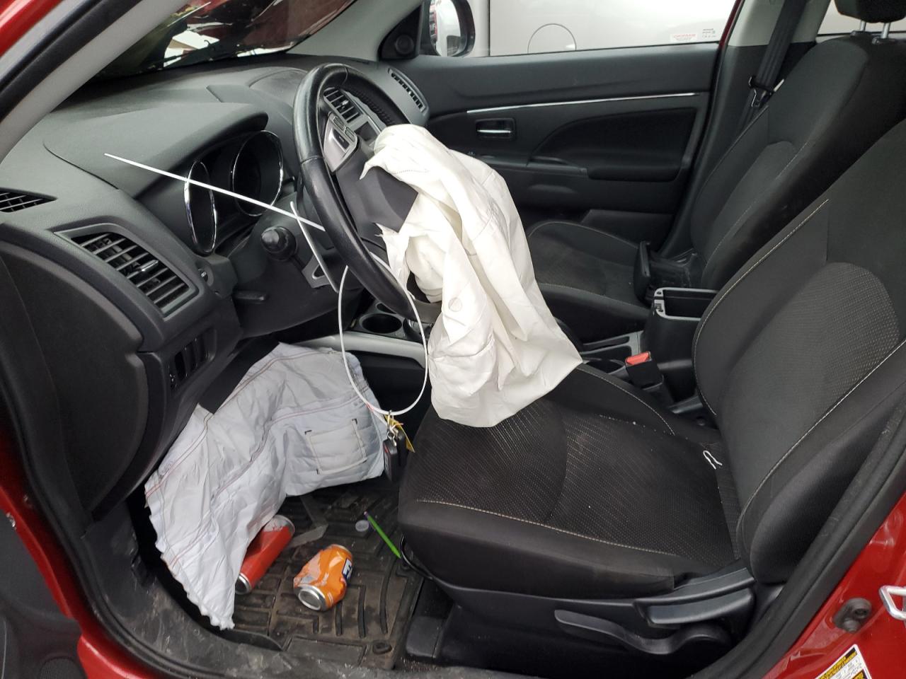 MITSUBISHI OUTLANDER SE