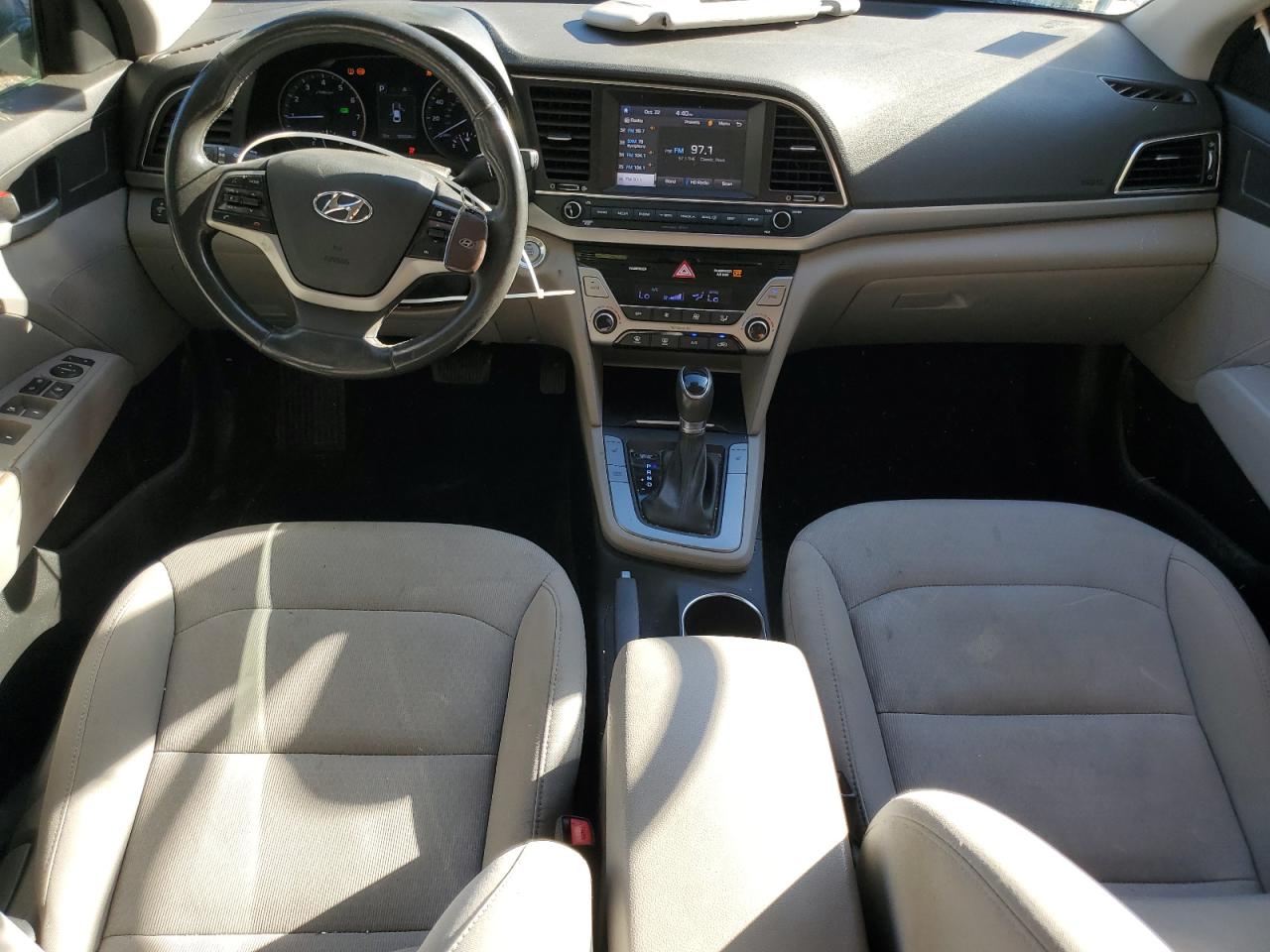 HYUNDAI ELANTRA SEL
