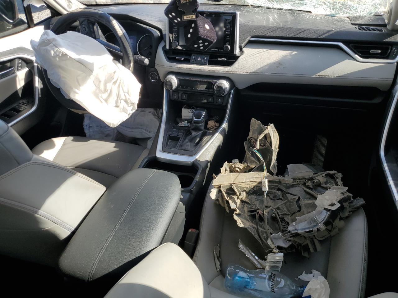 TOYOTA RAV4 XLE PREMIUM