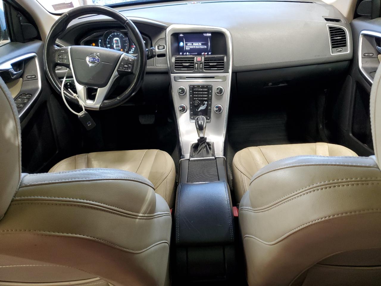 VOLVO XC60 T5 DYNAMIC