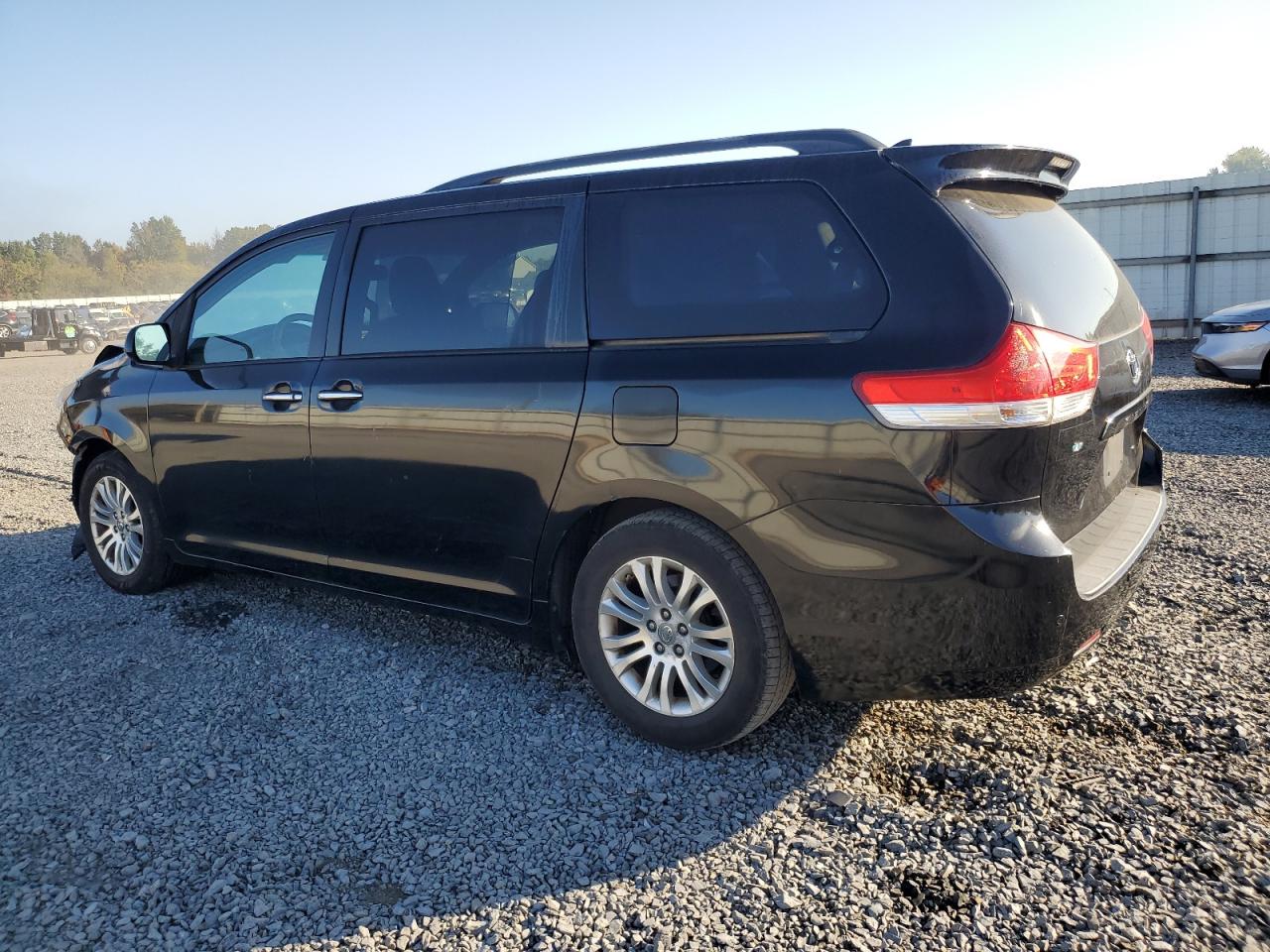 TOYOTA SIENNA XLE