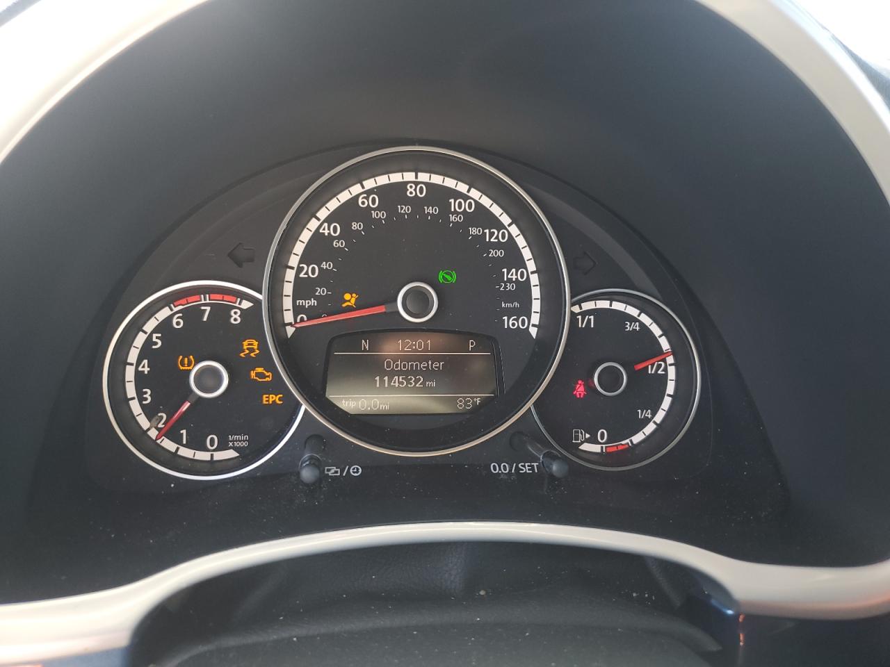 VOLKSWAGEN BEETLE SE