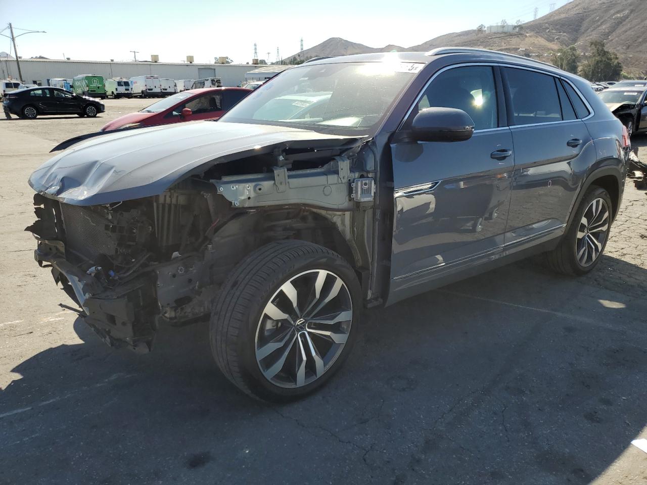 VOLKSWAGEN ATLAS CROSS SPORT SEL PREMIUM R-LINE