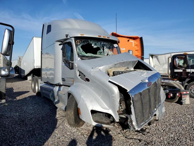 Global Auto Auctions: 2019 PETERBILT 579