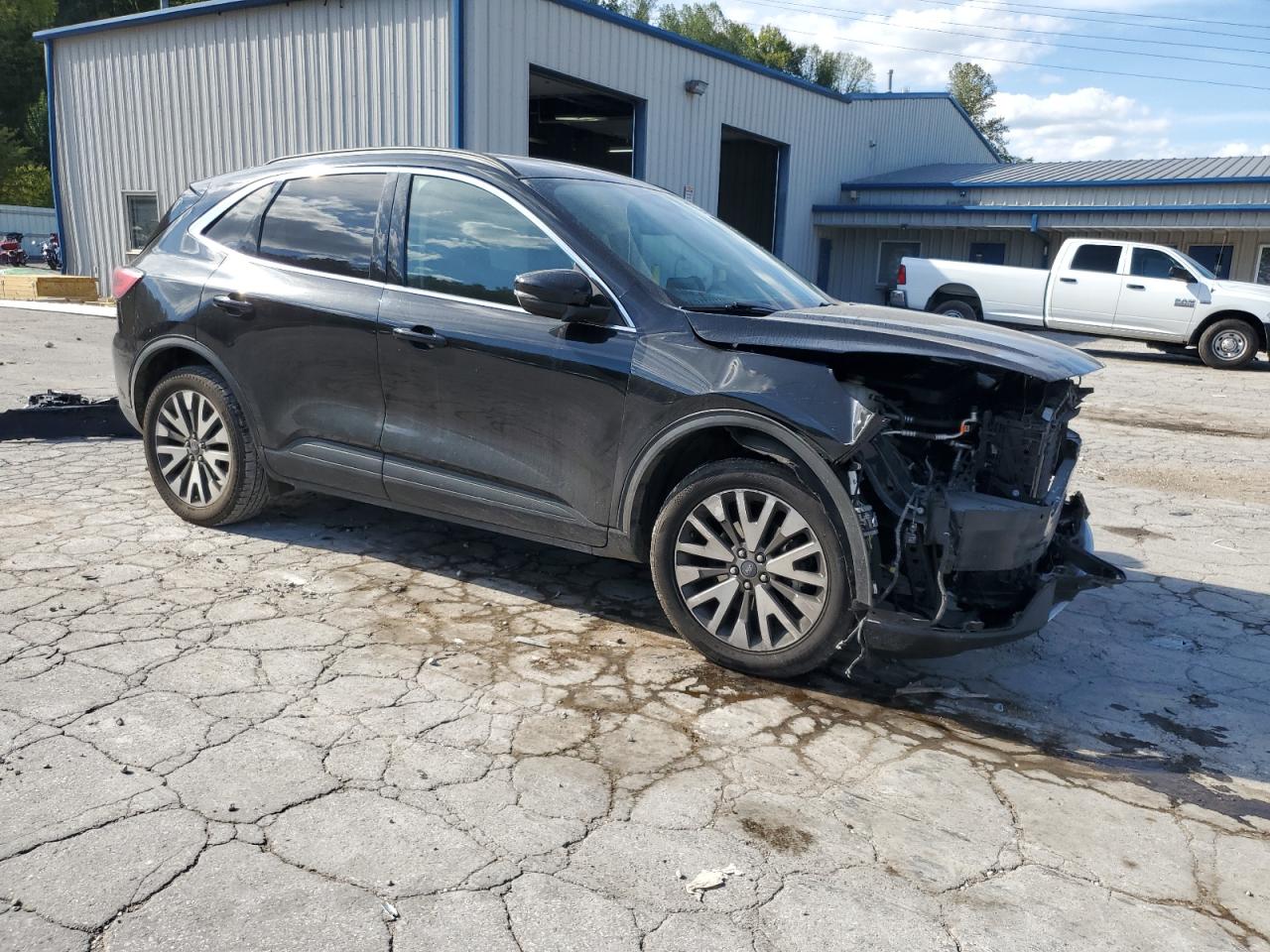 FORD ESCAPE TITANIUM