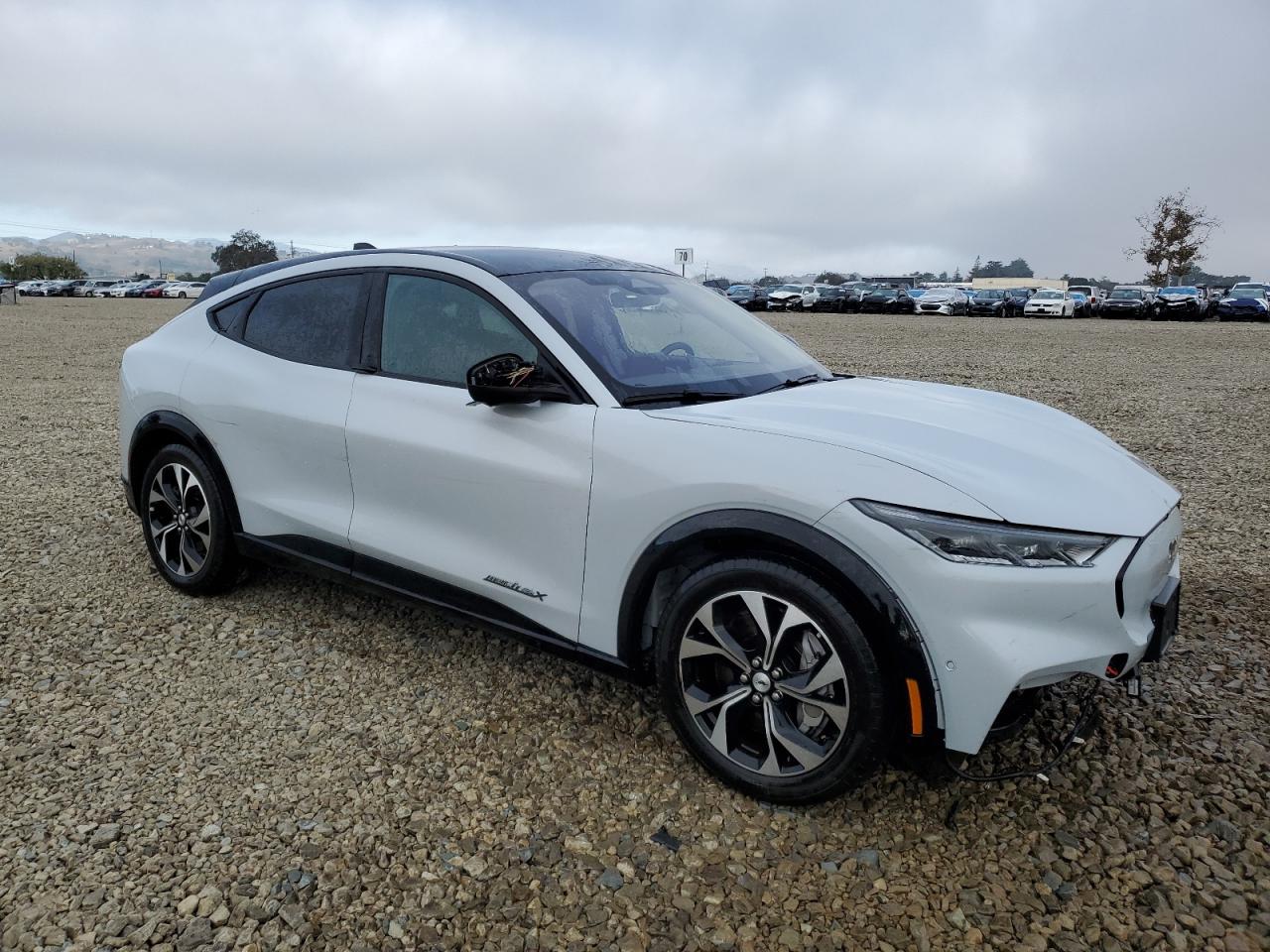 FORD MUSTANG PREMIUM