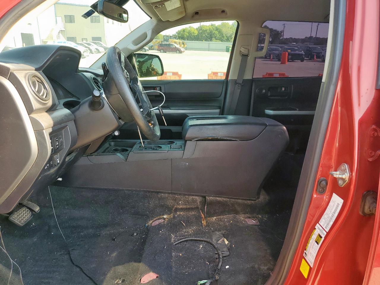 TOYOTA TUNDRA CREWMAX SR5