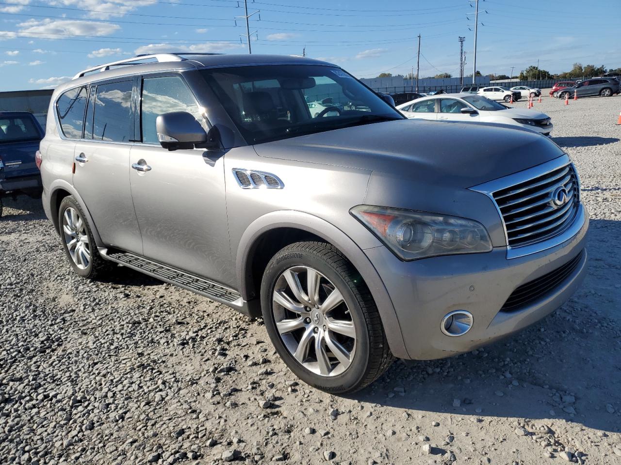 INFINITI QX56