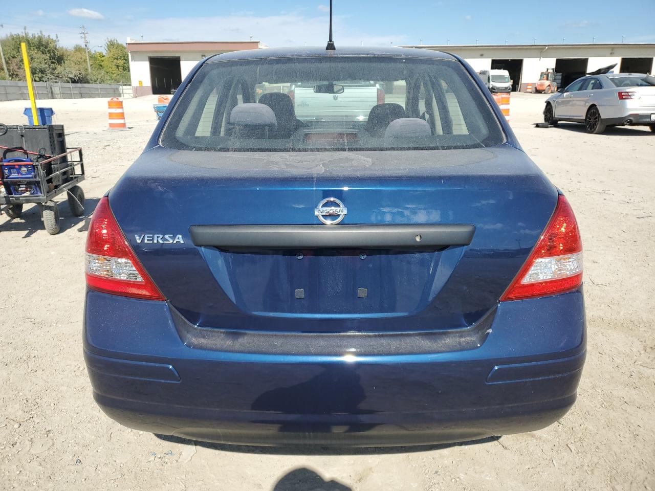 NISSAN VERSA S