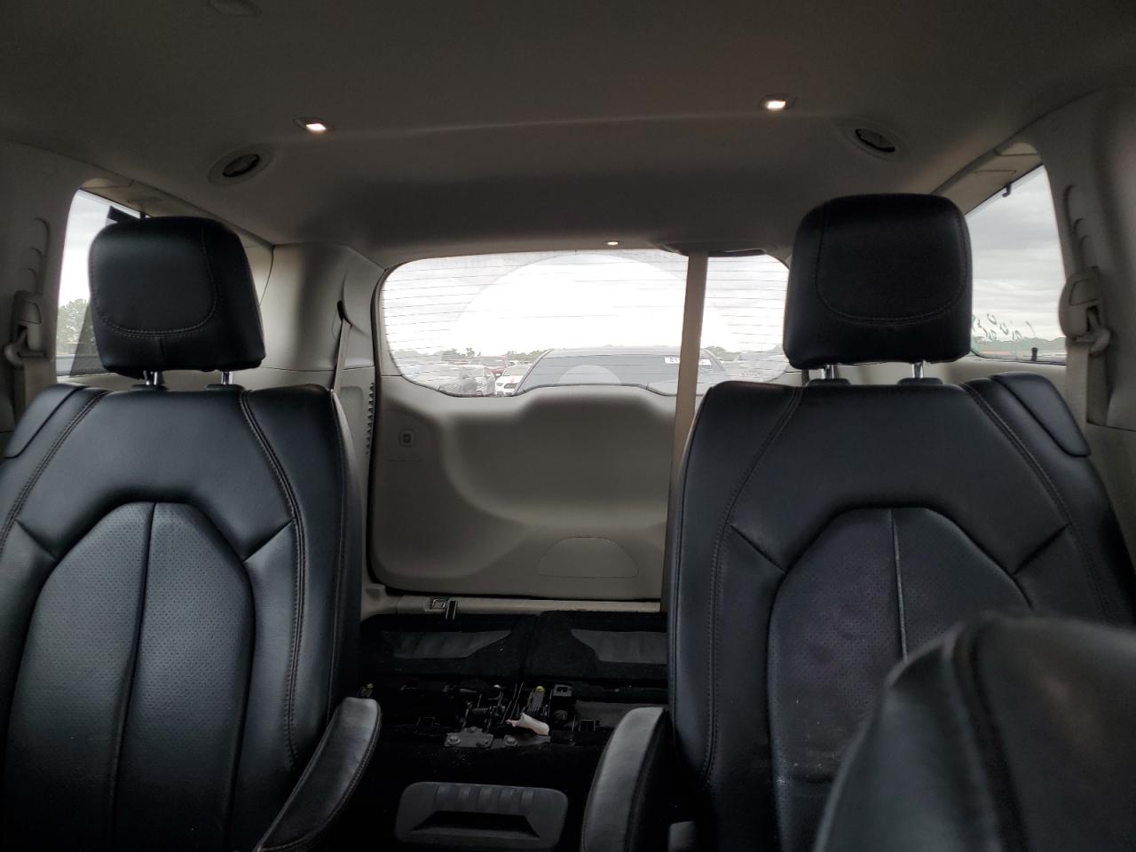 CHRYSLER PACIFICA TOURING L