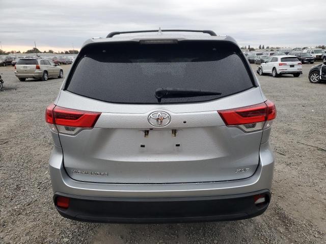 2019 TOYOTA HIGHLANDER - 5TDKZRFH0KS573593
