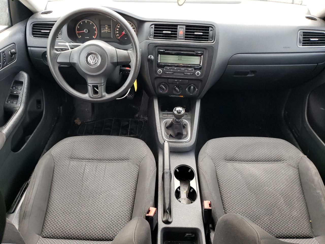 VOLKSWAGEN JETTA BASE