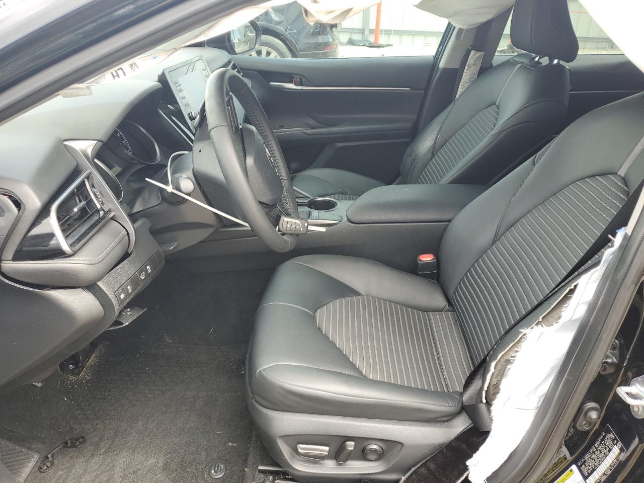 TOYOTA CAMRY SE NIGHT SHADE