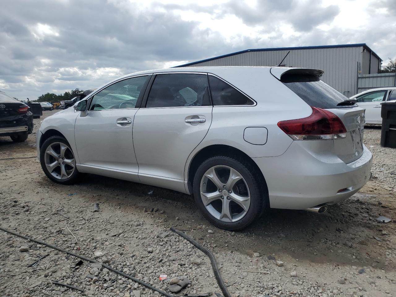 TOYOTA VENZA LE