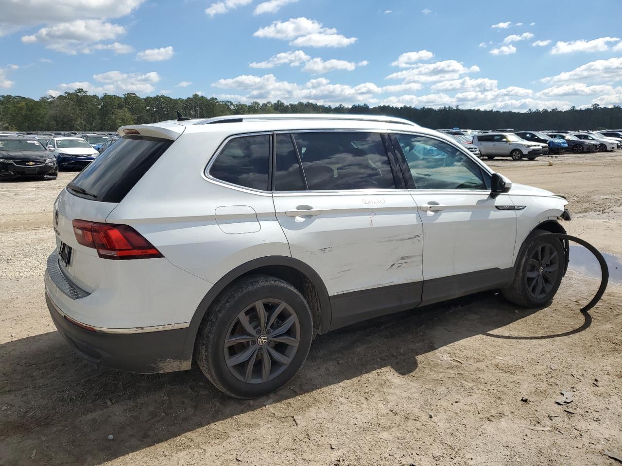 VOLKSWAGEN TIGUAN SE