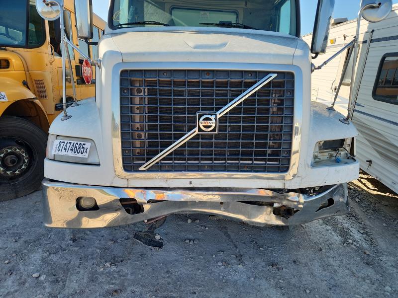 2014 VOLVO VN VNM #3274643785