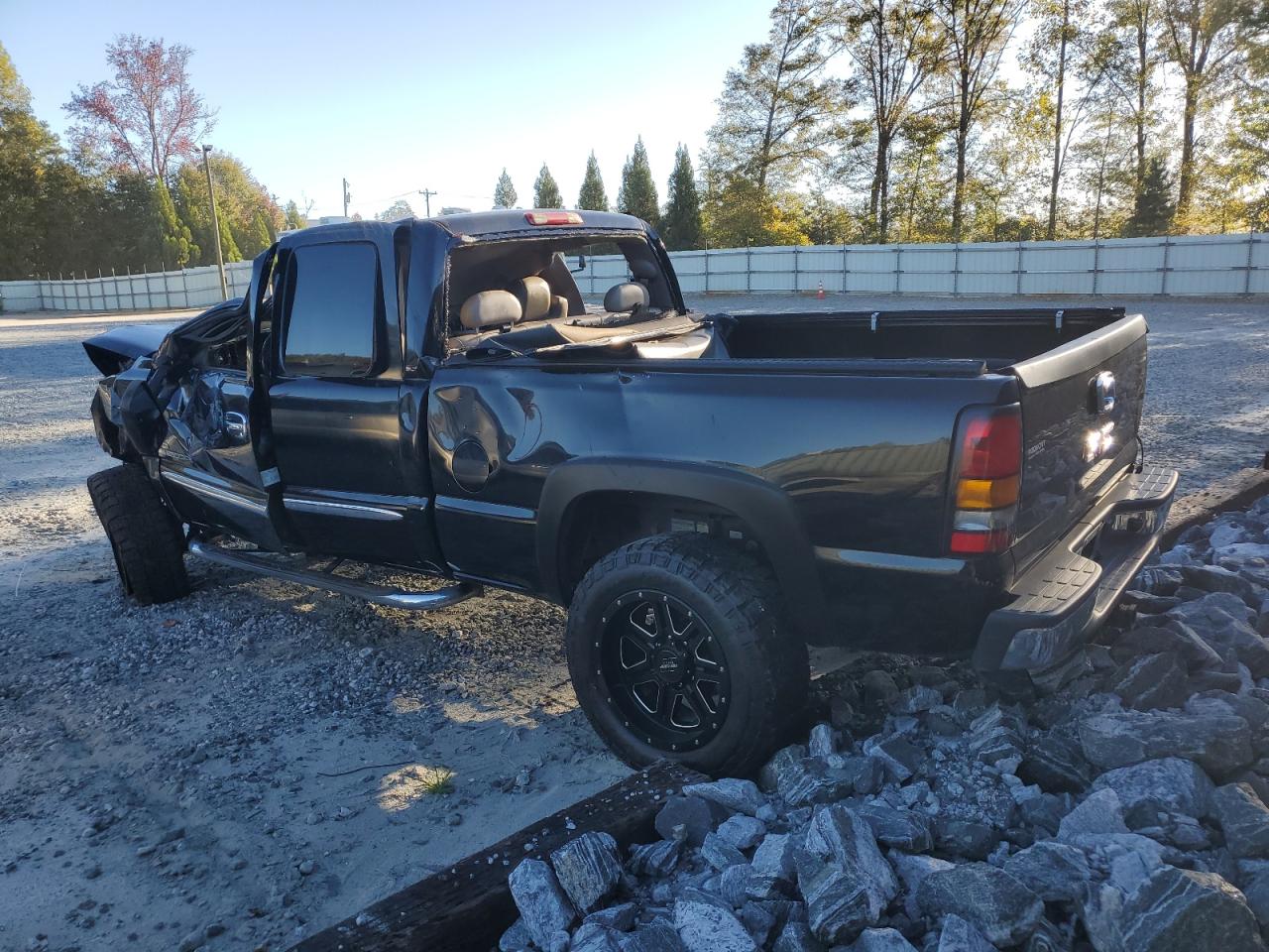 Lot #3286584155 2005 GMC SIERRA C25