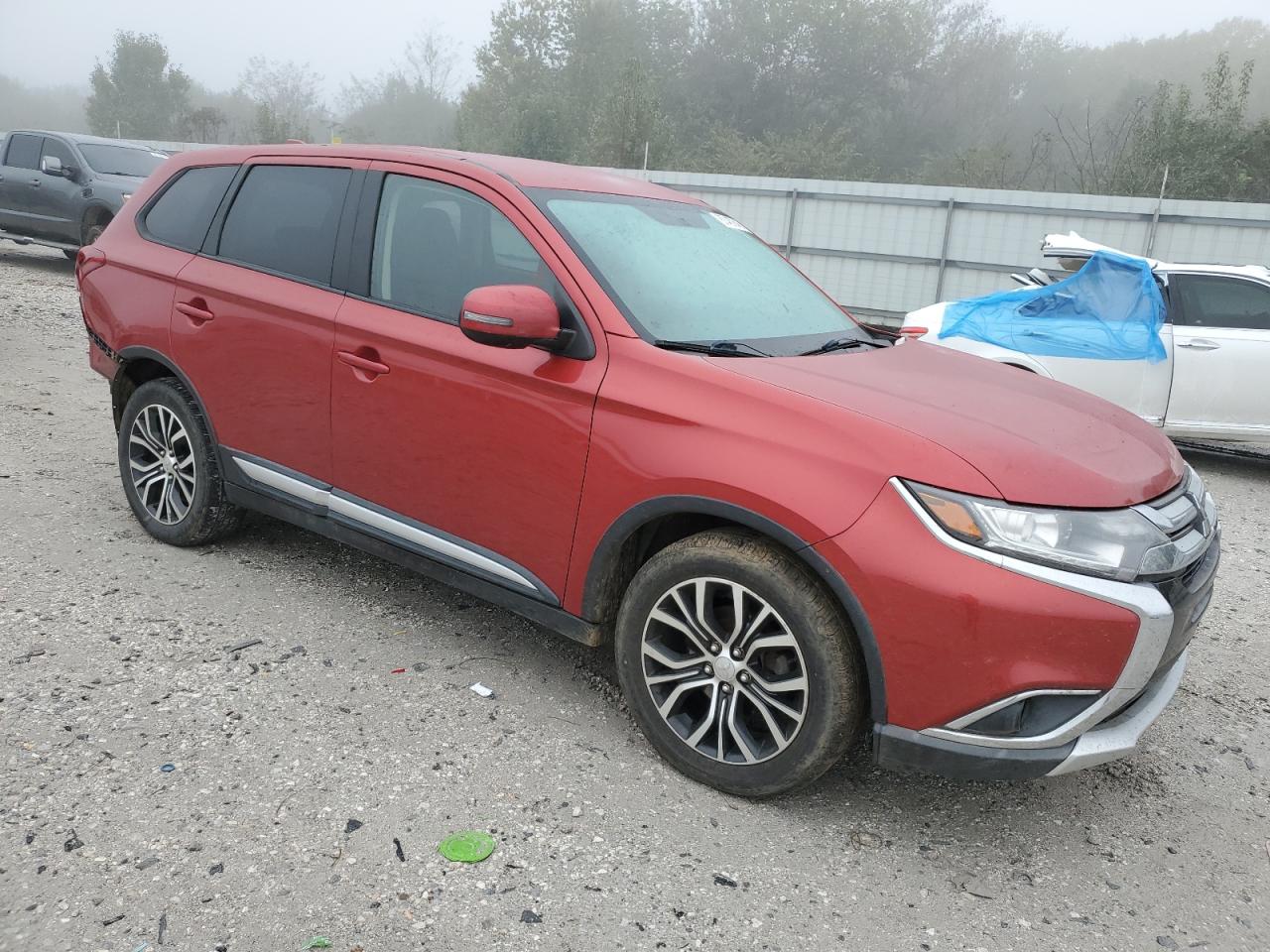 MITSUBISHI OUTLANDER SE