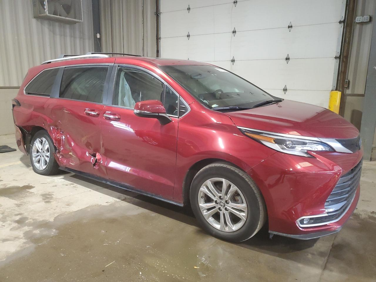 TOYOTA SIENNA LIMITED