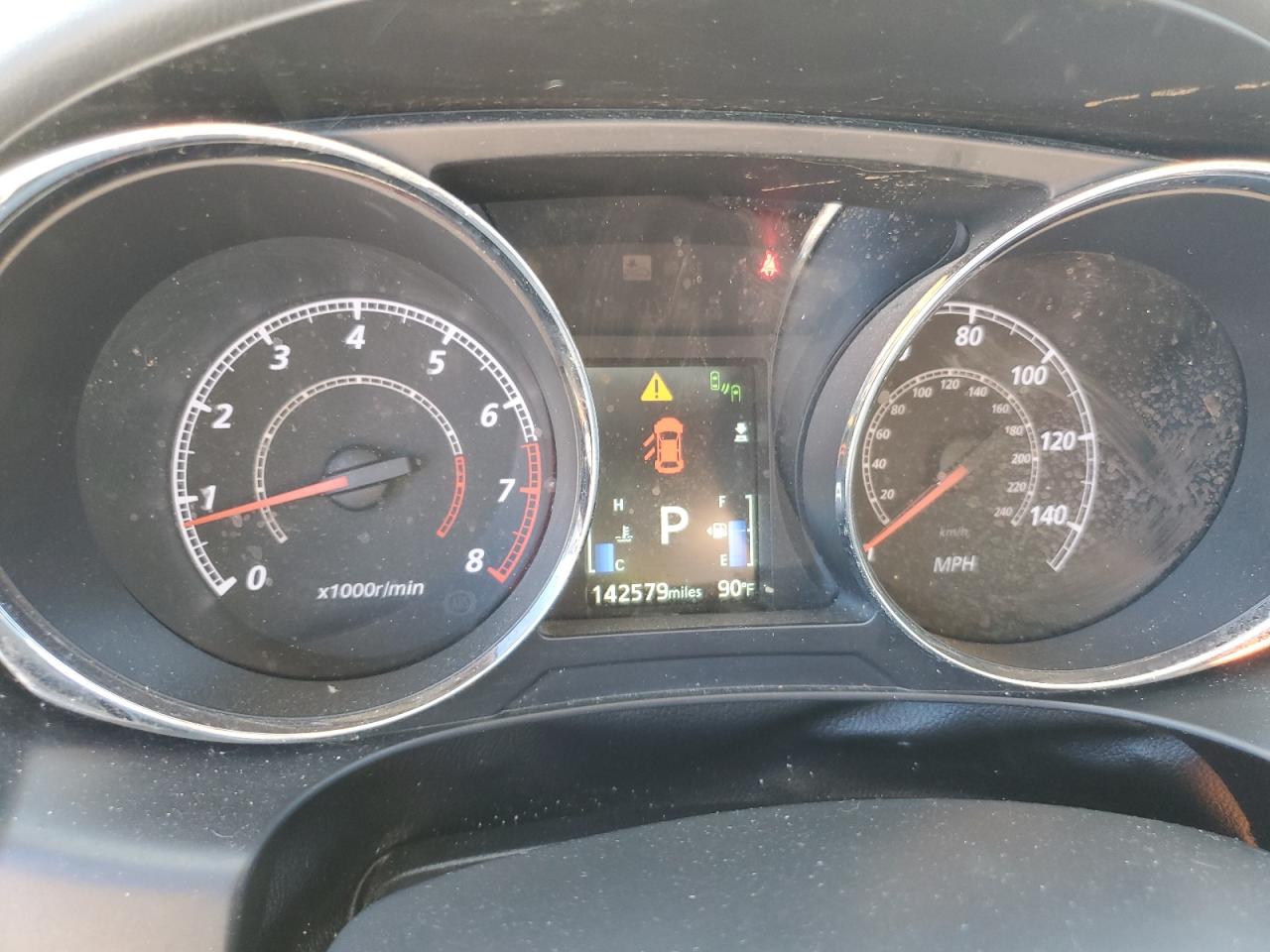 MITSUBISHI OUTLANDER SE