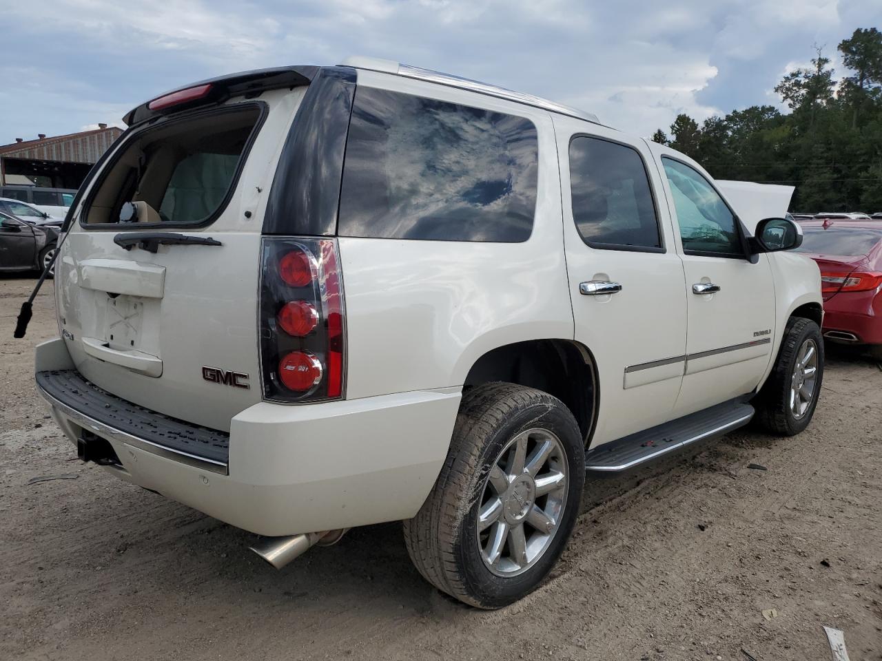 GMC YUKON DENALI