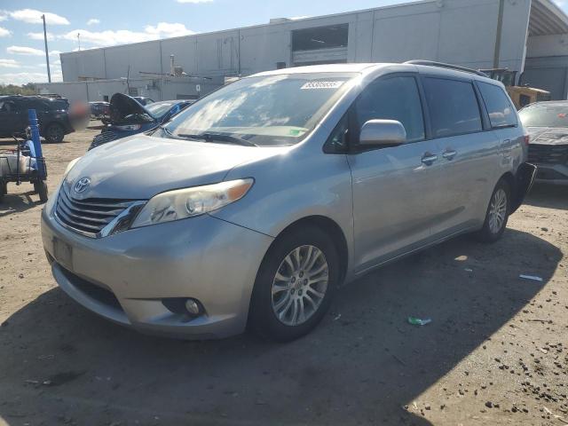 Global Auto Auctions: 2015 TOYOTA SIENNA XLE