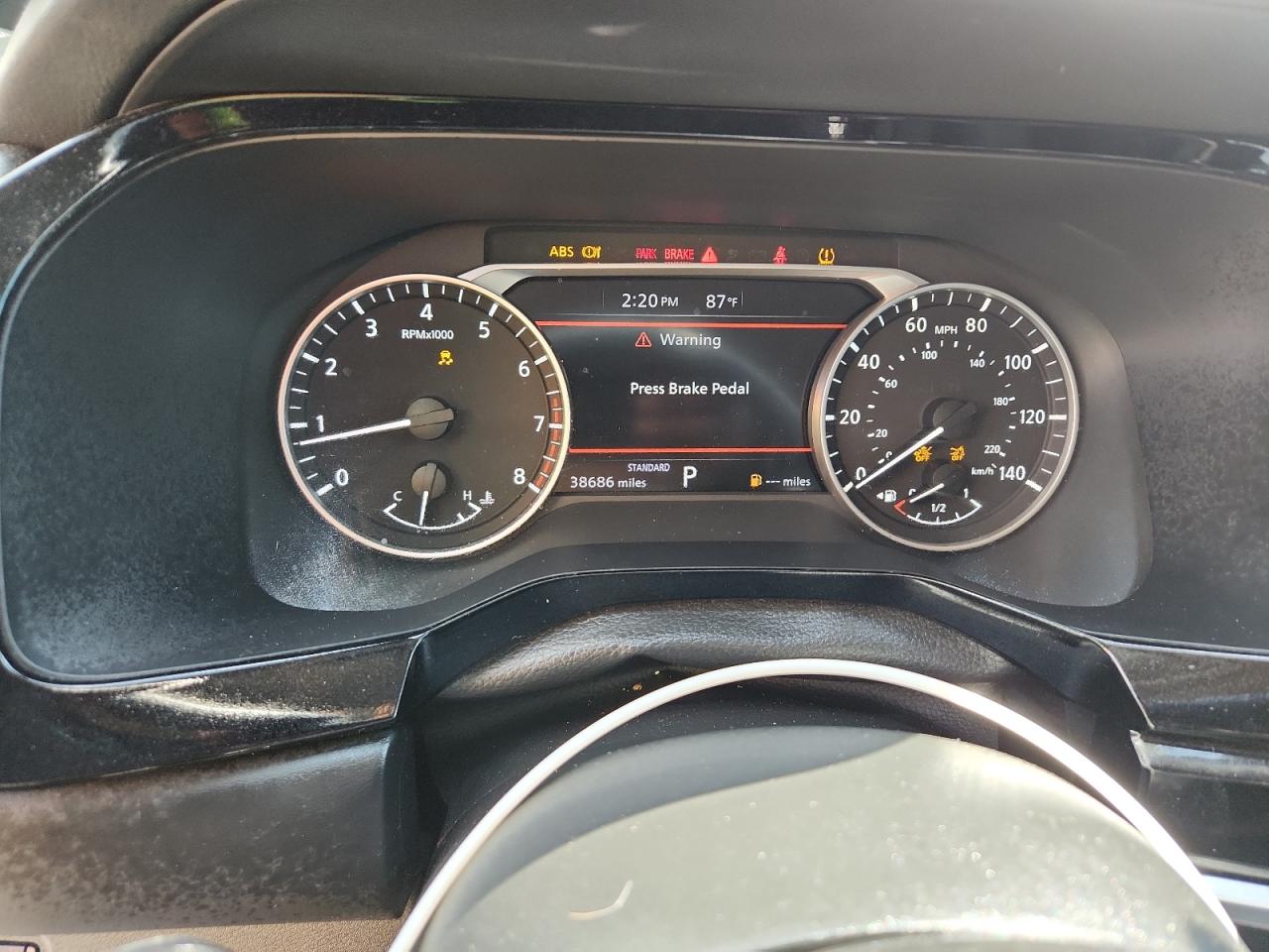 NISSAN PATHFINDER SV