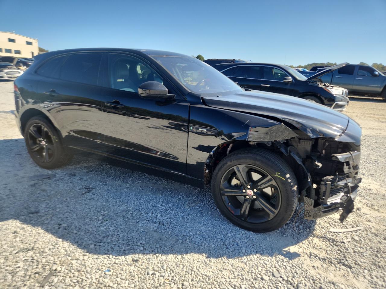 JAGUAR F-PACE R - SPORT