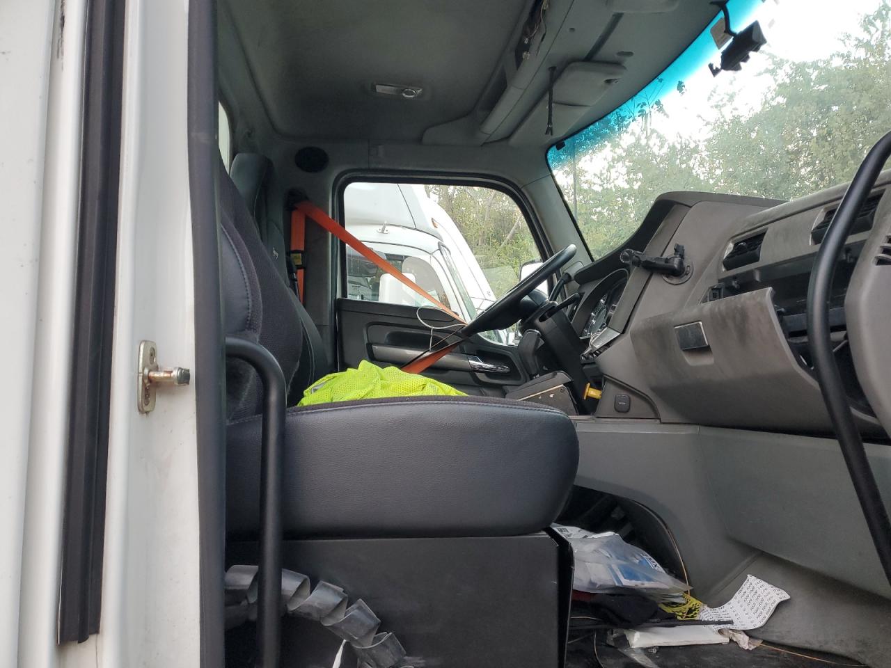 Lot #3266816923 2017 KENWORTH T680