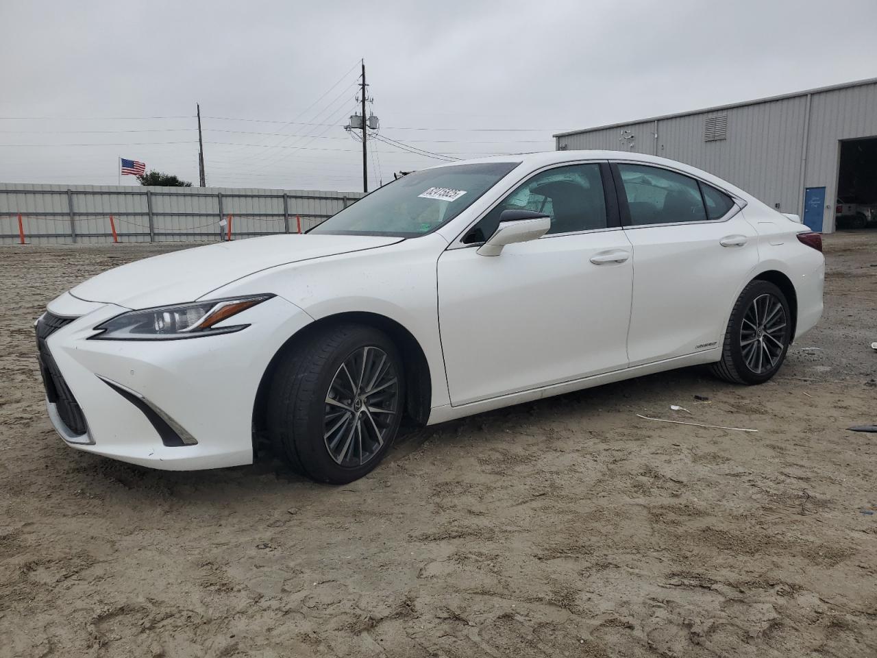 LEXUS ES 300H BASE