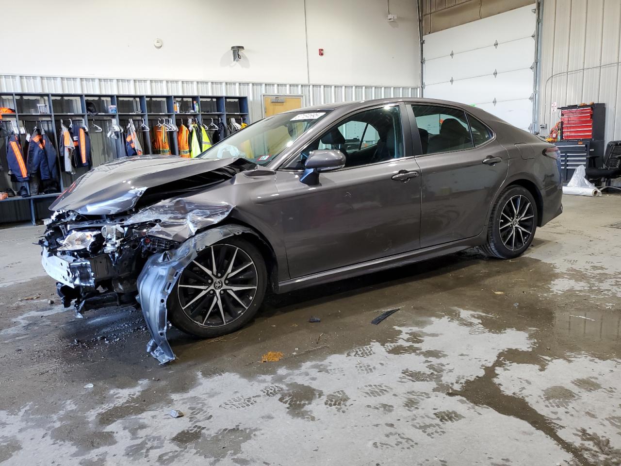 TOYOTA CAMRY SE NIGHT SHADE