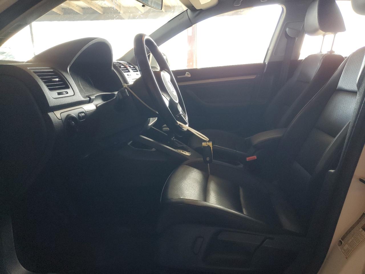 VOLKSWAGEN JETTA LIMITED