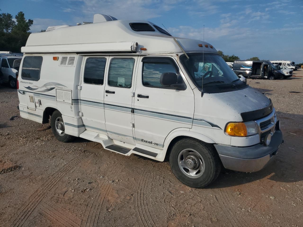 Lot #3303565927 2001 DODGE RAM VAN B3