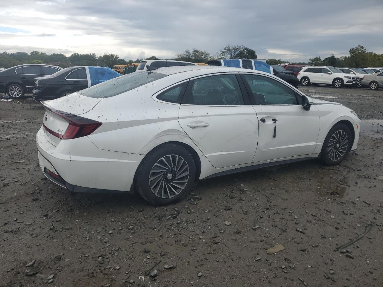 HYUNDAI SONATA HYBRID