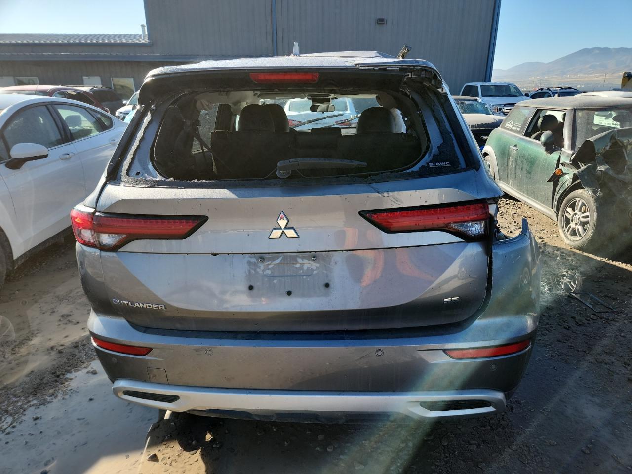 MITSUBISHI OUTLANDER SE