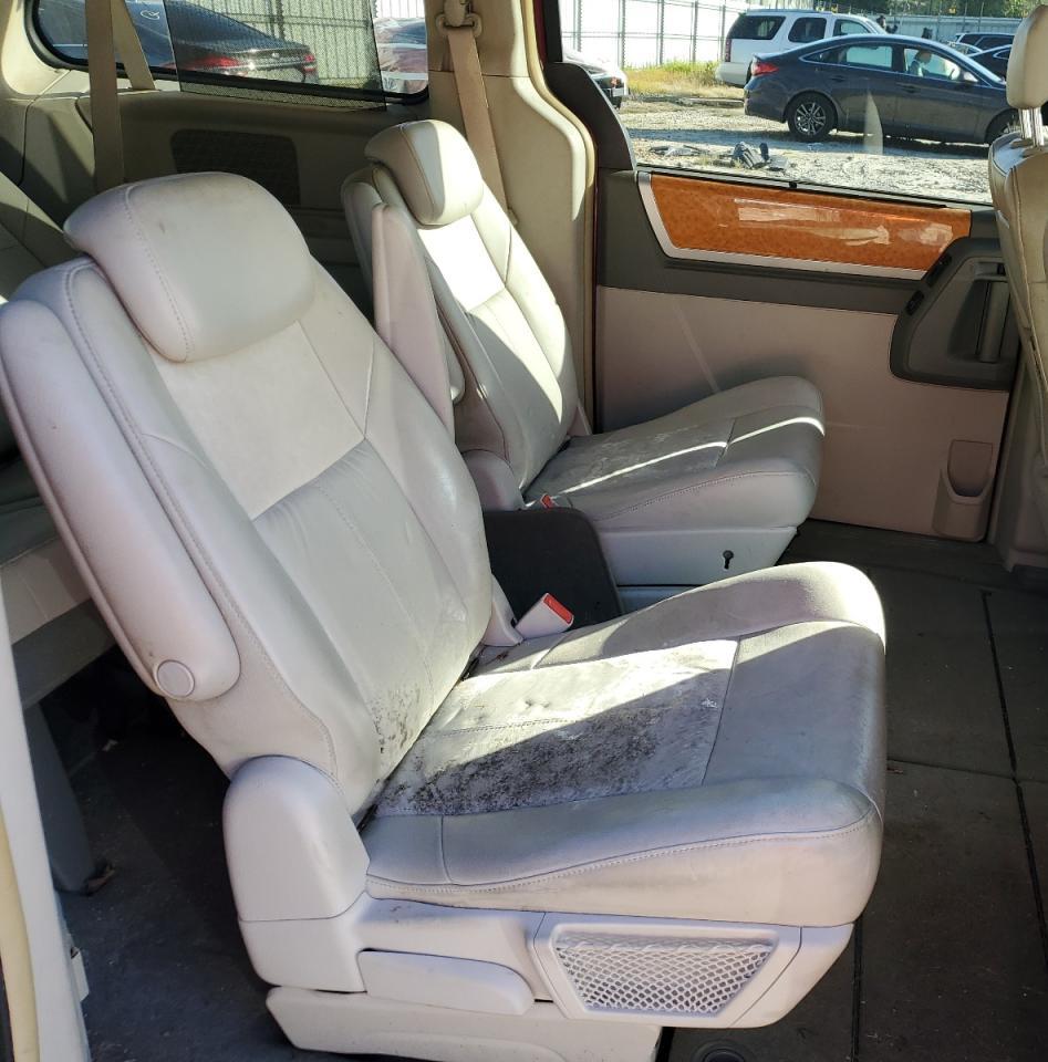 CHRYSLER TOWN & COUNTRY LIMITED