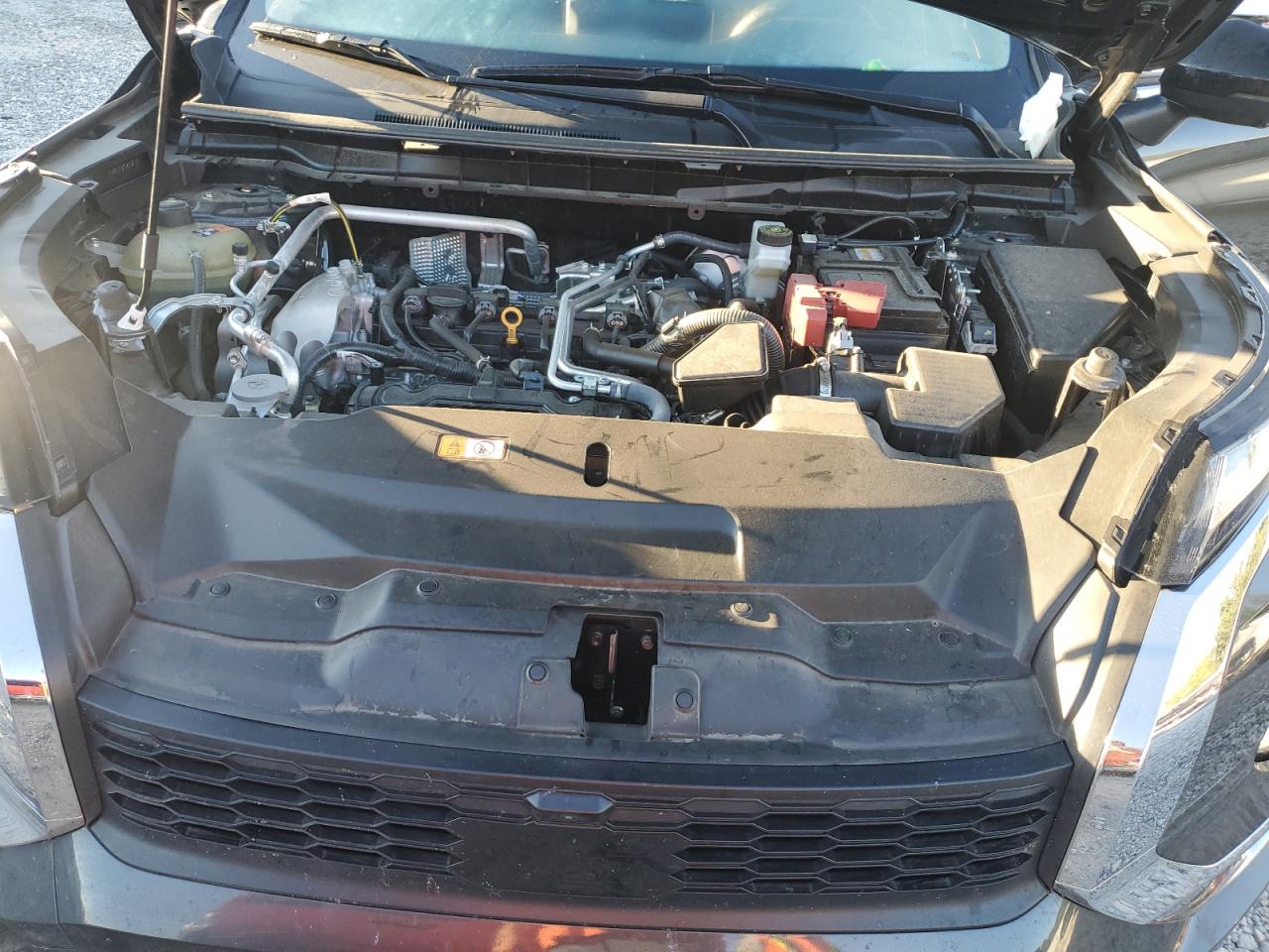 MITSUBISHI OUTLANDER SE