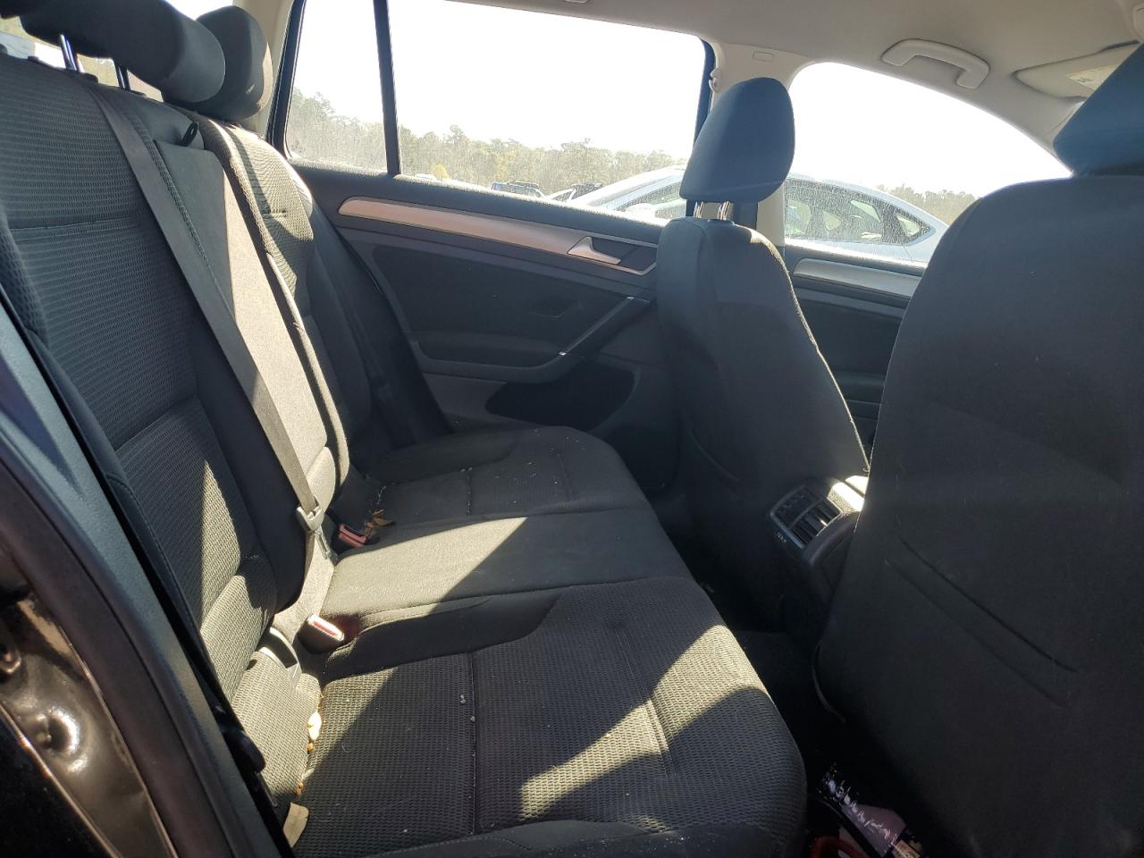 VOLKSWAGEN GOLF SPORTSVAN S