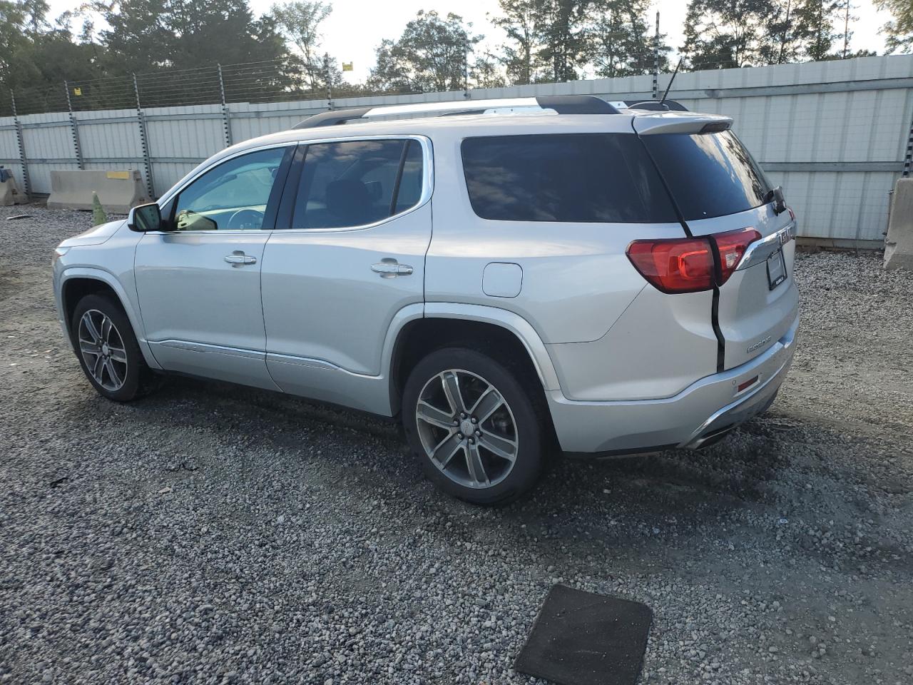 GMC ACADIA DENALI